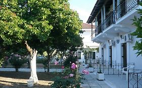 Spyros Apartments